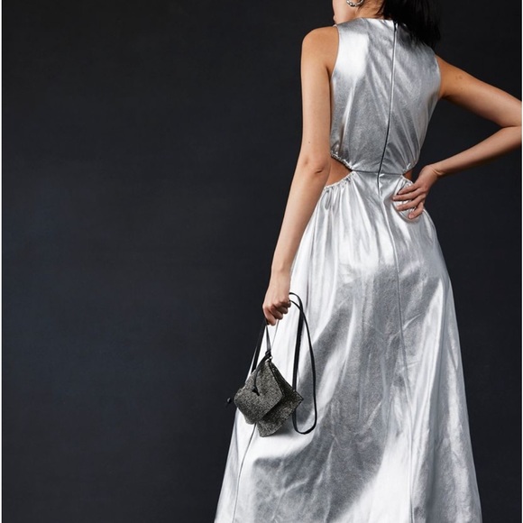 JULES KAE BOLD SHINY SILVER MIDI DRESS W/O-RING FRONT DETAIL AND SIDE CUTOUTS S - Picture 7 of 9